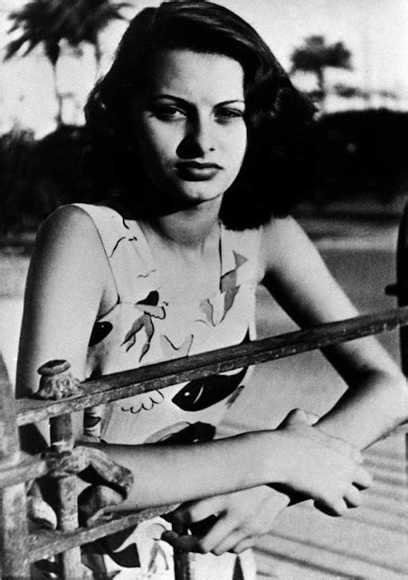 topless sophia loren|Rare Photographs of a Teenage Sophia Loren at the ...